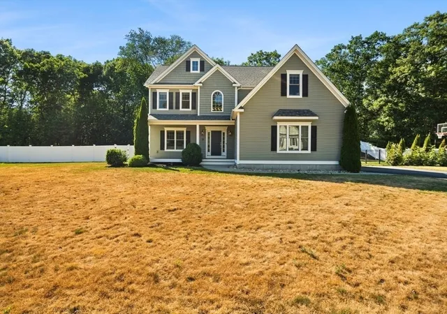 Homes for sale in Plainville, MA | 16 Coach Rd, Plainville, MA 02762 | MLS# 73541845