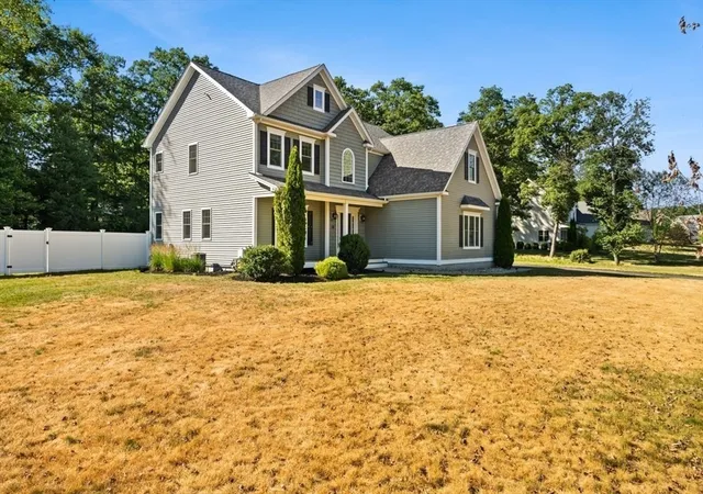 Homes for sale in Plainville, MA | 16 Coach Rd, Plainville, MA 02762 | MLS# 73541845