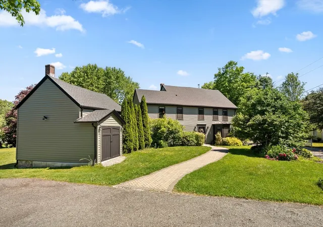 Homes for sale in Millbury, MA | 11 Old Cmn, Millbury, MA 01527 | MLS# 73536370