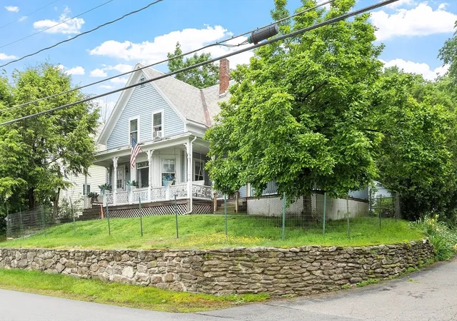 1st image of 9 Pleasant St, Lunenburg, MA 01462 | MLS# 73397368