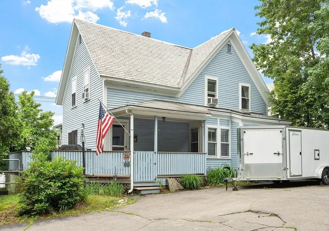 4th image of 9 Pleasant St, Lunenburg, MA 01462 | MLS# 73397368