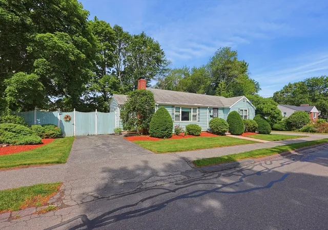 2nd image of 11 Preston St, Wakefield, MA 01880 | MLS# 73545171