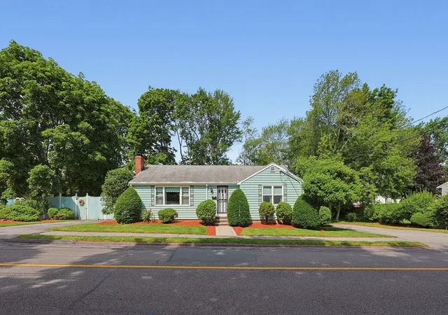 5th image of 11 Preston St, Wakefield, MA 01880 | MLS# 73545171