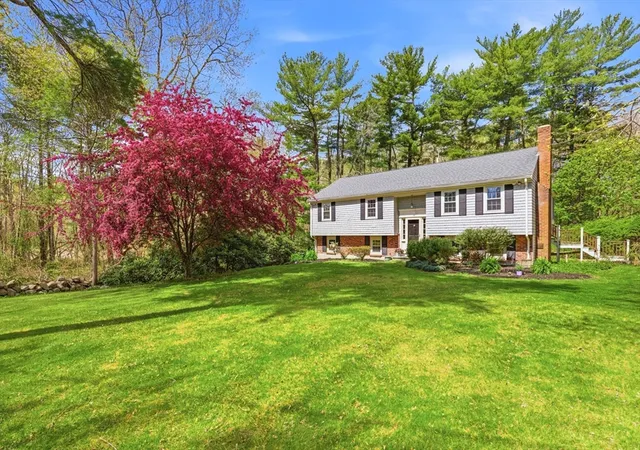 1st image of 15 May Elm Ln, Norwell, MA 02061 | MLS# 73517443
