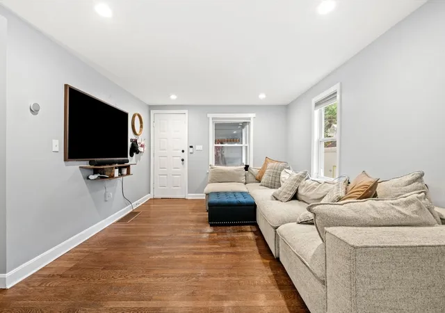 5th image of 62 Tennyson Street, Worcester, MA 01610 | MLS# 73561141