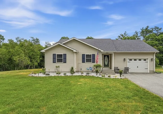 Homes for sale in Belchertown, MA | 381 N Liberty St, Belchertown, MA 01007 | MLS# 73539405