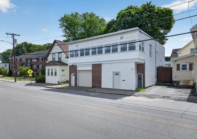 3rd image of 84 Lowell St, Methuen, MA 01844 | MLS# 73548943