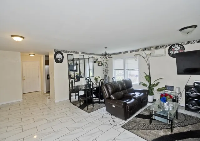 Photo 3 of Single family home for sale at 175 Bloomfield St, Springfield, MA 01108 | MLS# 73546154 | Listing updated on 2026-08-07