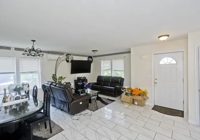 Photo 3 of Single family home for sale at 175 Bloomfield St, Springfield, MA 01108 | MLS# 73546154 | Listing updated on 2026-08-07