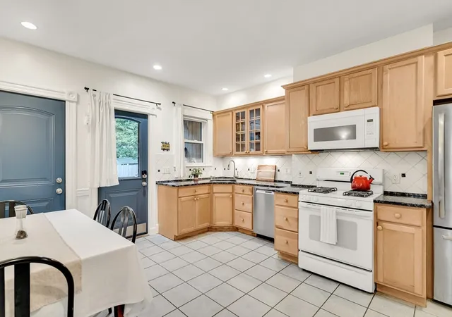 Photo 2 of Condo for sale at 124 Chestnut St #1, Brookline, MA 02445 | MLS# 73568857 | Listing updated on 2026-09-19