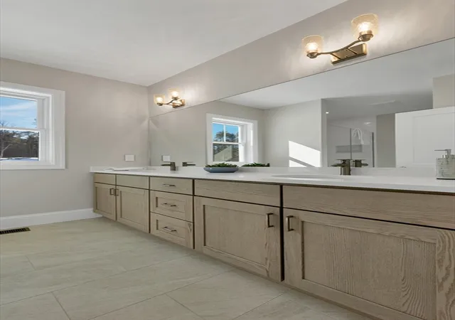 Photo 3 of Single family home for sale at 131 County Rd, Amherst, NH 03031 | MLS# 73554615 | Listing updated on 2026-08-29