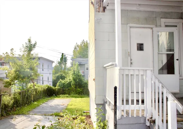 Photo 2 of House for sale at 10 Hollywood St, Worcester, MA 01610 | MLS# 73570193 | Listing updated on 2026-09-04