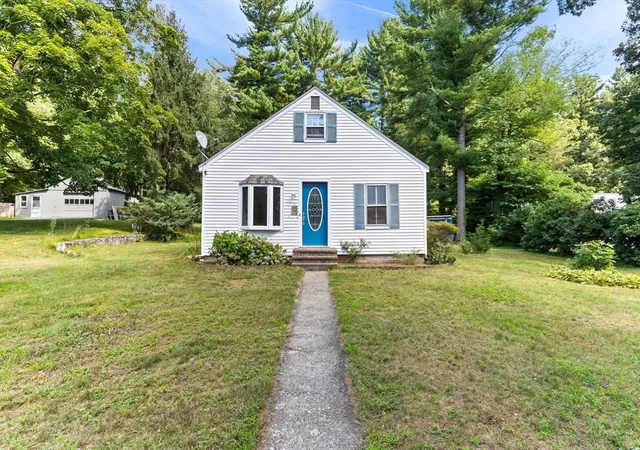 Photo 3 of Sale Pending at 41 Everett St, Norfolk, MA 02056 | MLS# 73562843 | Listing updated on 2026-08-31