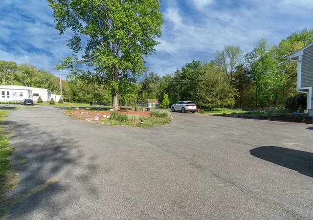 3rd image of 133 S Main St, Berkley, MA 02779 | MLS# 73530413