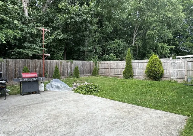 Photo 2 of House for sale at 38 Bonner St, Chicopee, MA 01013 | MLS# 73538477 | Listing updated on 2026-10-01