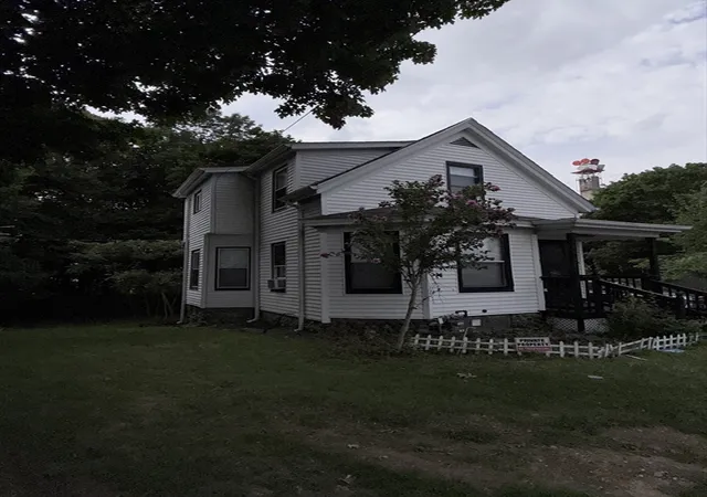 3rd image of 37 Hunt St, Brockton, MA 02302 | MLS# 73559740