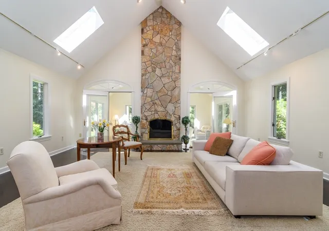 4th image of 41 Phillips Rd, Sudbury, MA 01776 | MLS# 73538108
