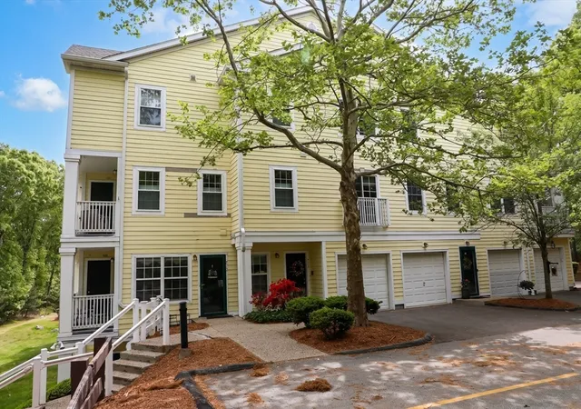 Homes for sale in Reading, MA | 713 Gazebo Circle #713, Reading, MA 01867 | MLS# 73524546