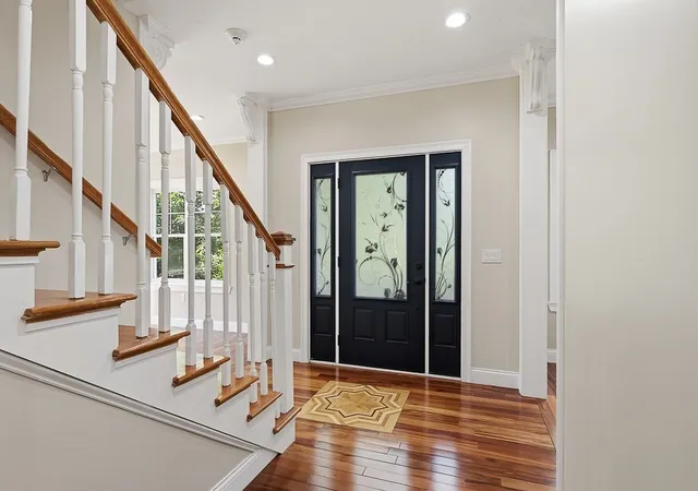 3rd image of 98-R Walnut Street, Shrewsbury, MA 01545 | MLS# 73545895