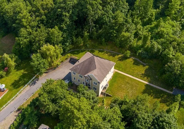 5th image of 98-R Walnut Street, Shrewsbury, MA 01545 | MLS# 73545895