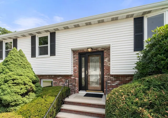Photo 1 of Single family home for sale at 31 Phillips Cir, Waltham, MA 02452 | MLS# 73562872 | Listing updated on 2026-09-16