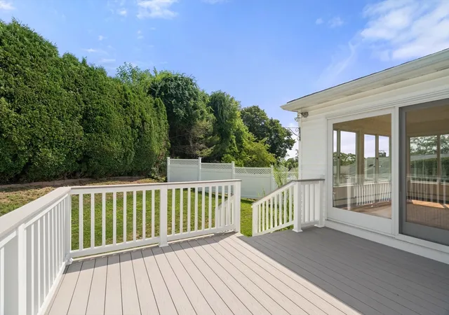 Photo 4 of Single family home for sale at 31 Phillips Cir, Waltham, MA 02452 | MLS# 73562872 | Listing updated on 2026-09-16