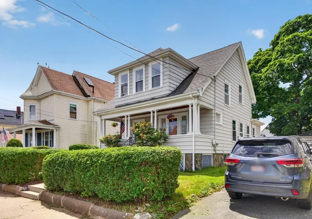 3rd image of 524 Eastern Avenue, Lynn, MA 01902 | MLS# 73540011