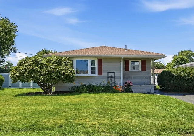 Homes for sale in Chicopee, MA | 35 Beaumont Ave, Chicopee, MA 01013 | MLS# 73545995