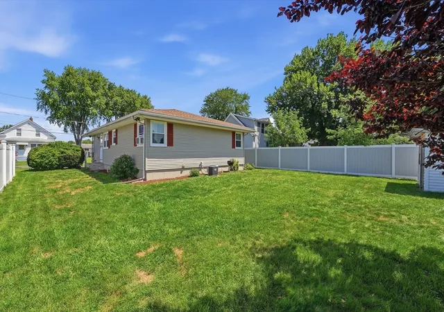 Homes for sale in Chicopee, MA | 35 Beaumont Ave, Chicopee, MA 01013 | MLS# 73545995
