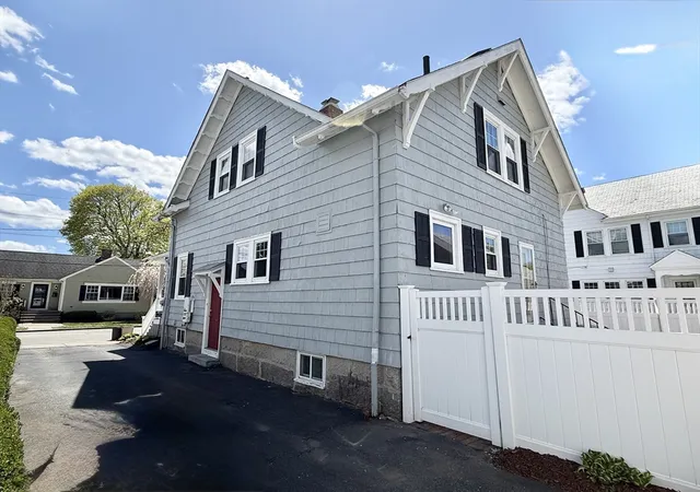 Homes for sale in New Bedford, MA | 123 Plymouth St, New Bedford, MA 02740 | MLS# 73544967