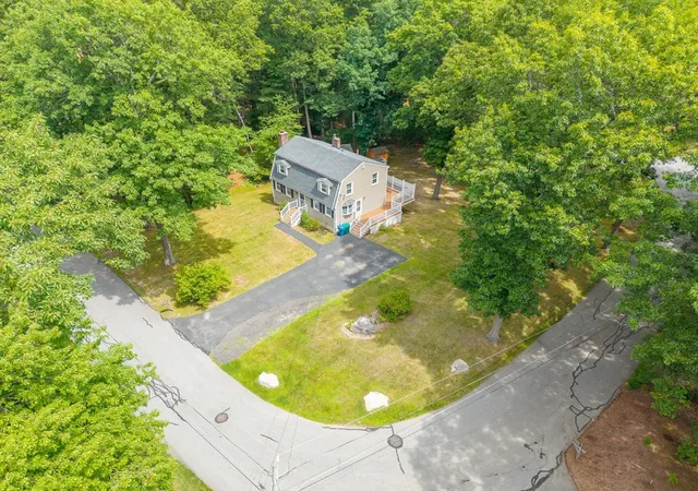 3rd image of 19 Greenleaf Street, Billerica, MA 01821 | MLS# 73545602