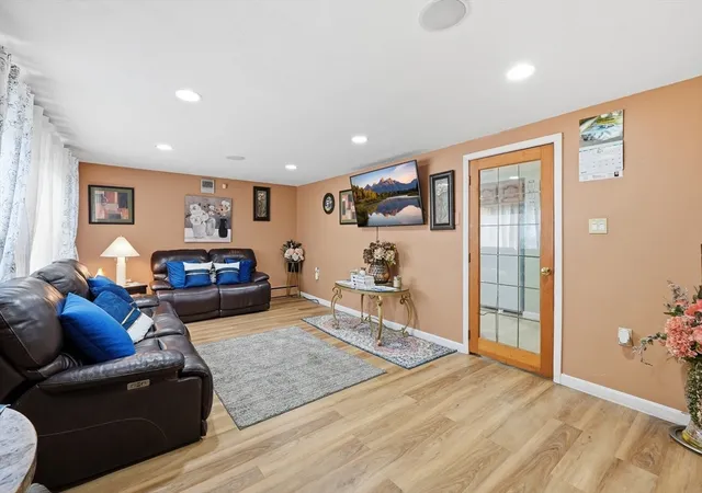 3rd image of 29 Passway Five, Worcester, MA 01602 | MLS# 73527133