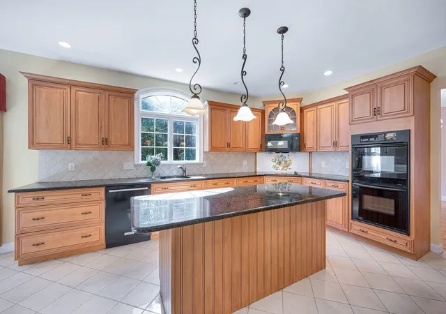 Photo 4 of Sale Pending at 333 Chestnut St, Wilmington, MA 01887 | MLS# 73553481 | Listing updated on 2026-09-18