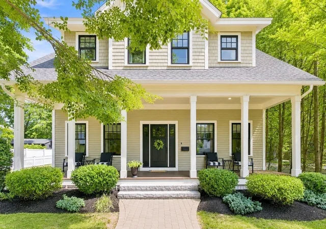 1st image of 18 Moseley Ave, Newburyport, MA 01950 | MLS# 73562680