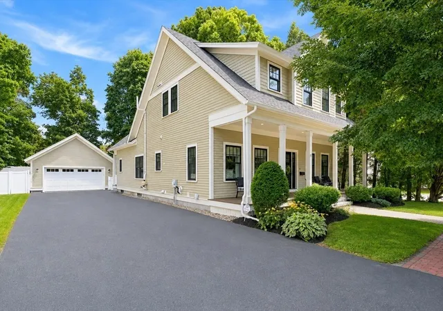 2nd image of 18 Moseley Ave, Newburyport, MA 01950 | MLS# 73562680