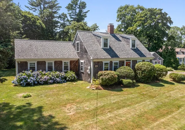 2nd image of 1263 Drift Road, Westport, MA 02790 | MLS# 73549422
