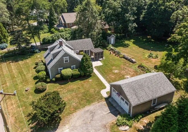 3rd image of 1263 Drift Road, Westport, MA 02790 | MLS# 73549422