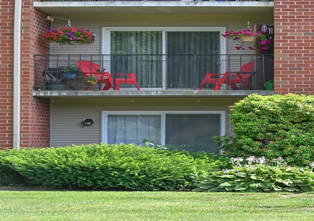 Photo 3 of Sale Pending at 24 Maple Crst Cir #F, Holyoke, MA 01040 | MLS# 73562626 | Listing updated on 2026-09-08
