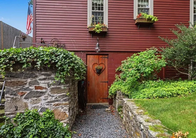 2nd image of 1475 Somerset, Dighton, MA 02715 | MLS# 73566623