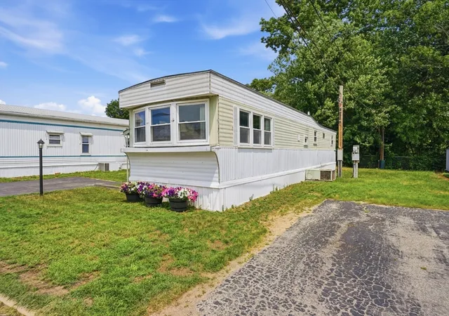 2nd image of 7 Liberty Dr, Attleboro, MA 02703 | MLS# 73551622