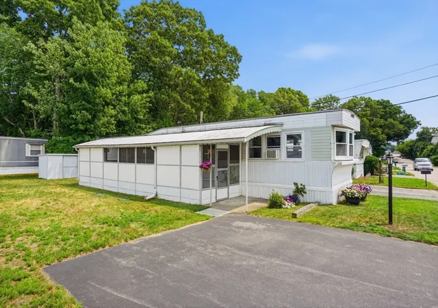 3rd image of 7 Liberty Dr, Attleboro, MA 02703 | MLS# 73551622