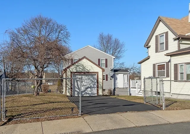 Homes for sale in Lynn, MA | 27 Houston Pl, Lynn, MA 01905 | MLS# 73546946