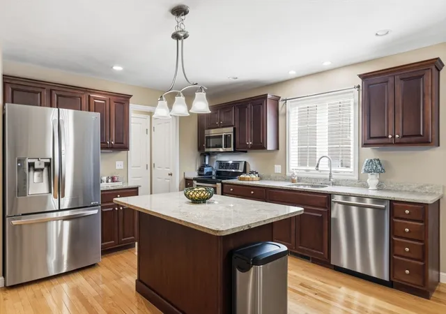 Photo 3 of Sale Pending at 39 Russell Farm Dr #39, Methuen, MA 01844 | MLS# 73553975 | Listing updated on 2026-09-04