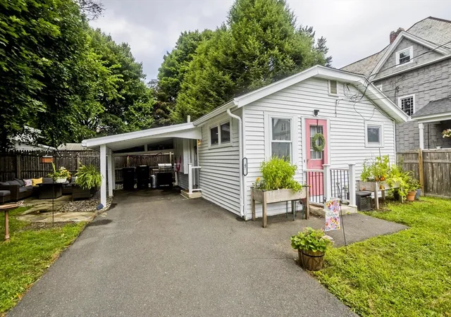 Photo 1 of Sale Pending at 47 W School St, Westfield, MA 01085 | MLS# 73563631 | Listing updated on 2026-09-08