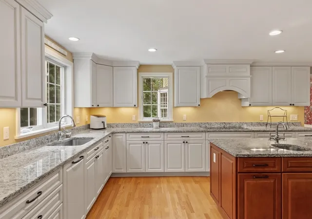 Photo 3 of Sale Pending at 17 Townsend Rd, Lynnfield, MA 01940 | MLS# 73562135 | Listing updated on 2026-08-29