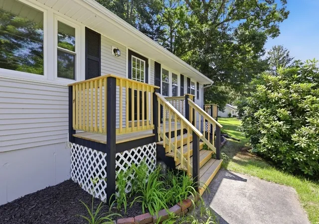 4th image of 71 Beech St, Palmer, MA 01069 | MLS# 73549000