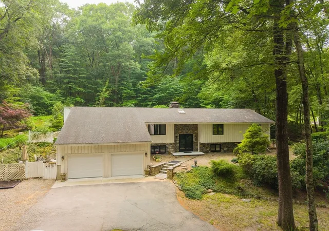 2nd image of 92 Brook St, Hudson, MA 01749 | MLS# 73553144