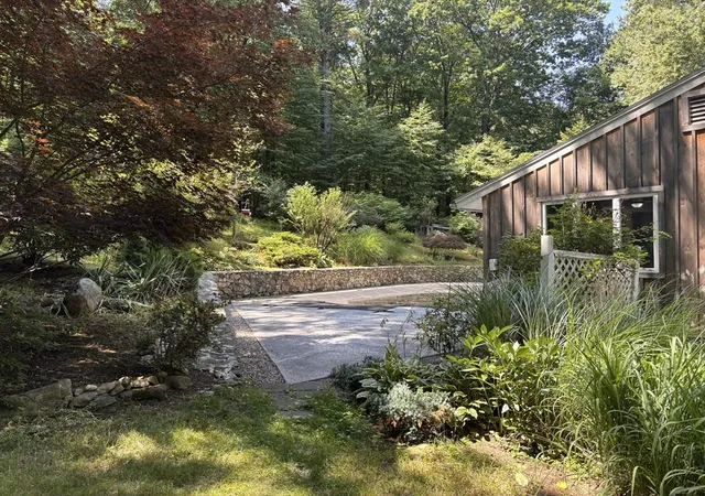 39th image of 92 Brook St, Hudson, MA 01749 | MLS# 73553144