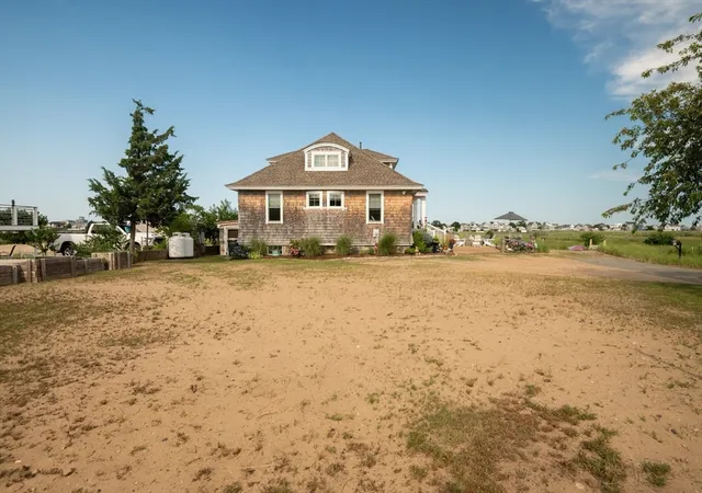 42nd image of 11 Julia St, Newburyport, MA 01950 | MLS# 73553819