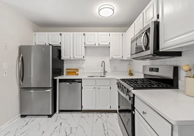 Homes for sale in North Andover, MA | 19 Fernview Ave #5, North Andover, MA 01845 | MLS# 73536671
